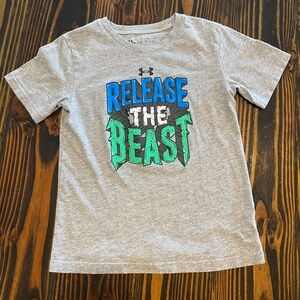 Under Armour boys Gray 'Release the Beast' Tee size 7